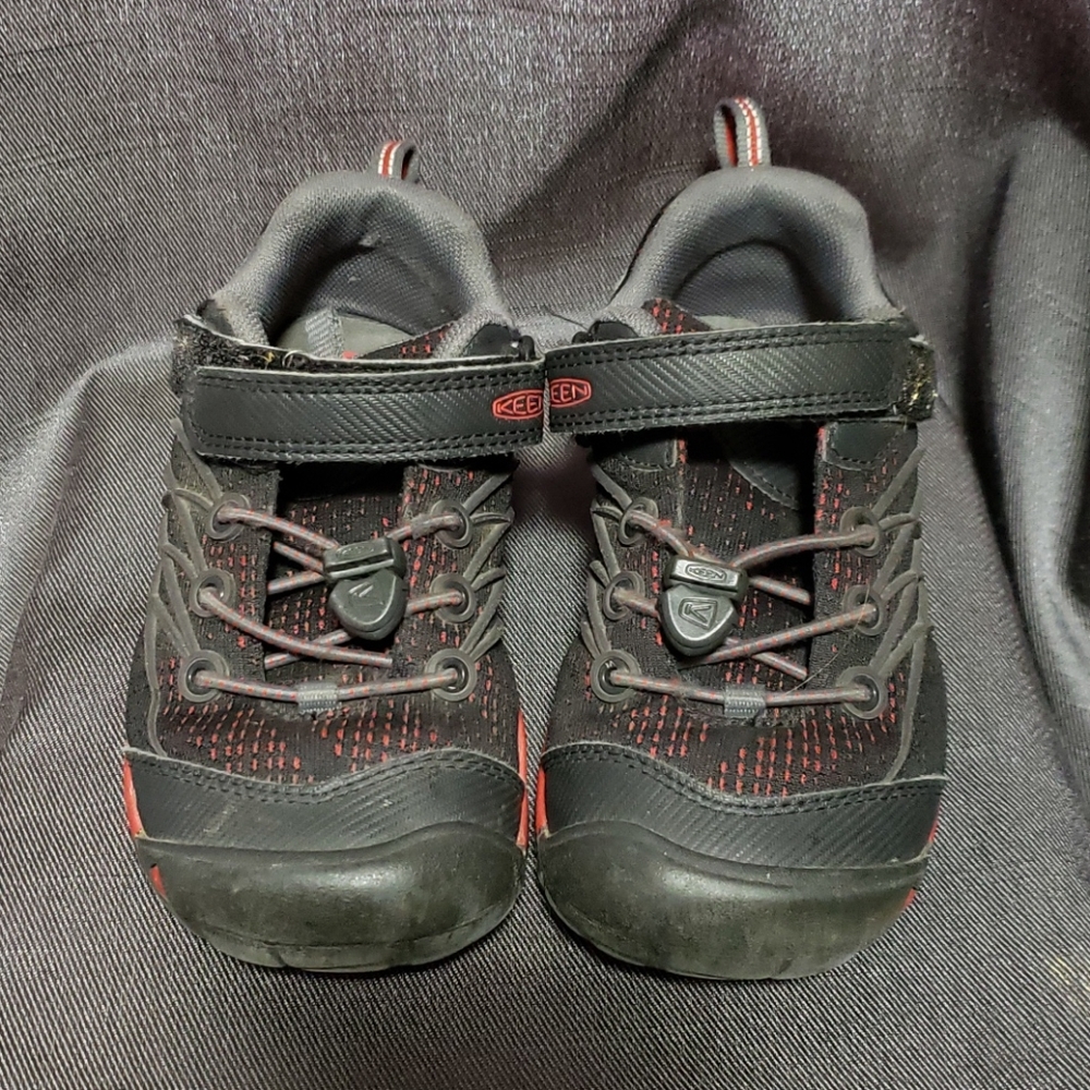 Keen CNX Sz 13 Velcro shoes